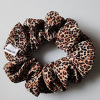 SCRUNCHIE LEO