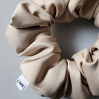 SCRUNCHIE DE CETIM - VANILLA