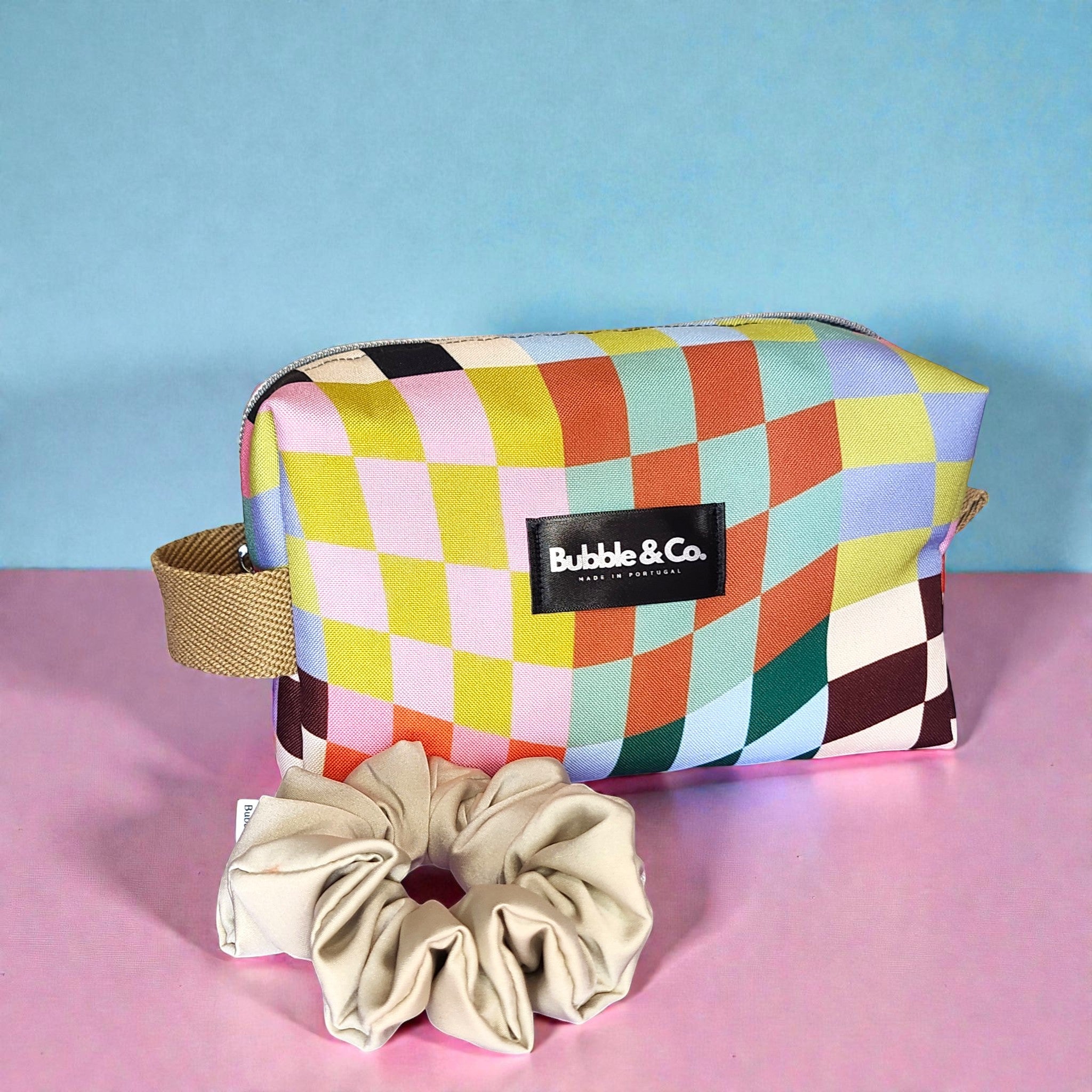 Necessaire + Scrunchies RIVIERA GREEN - O duo perfeito do dia a dia