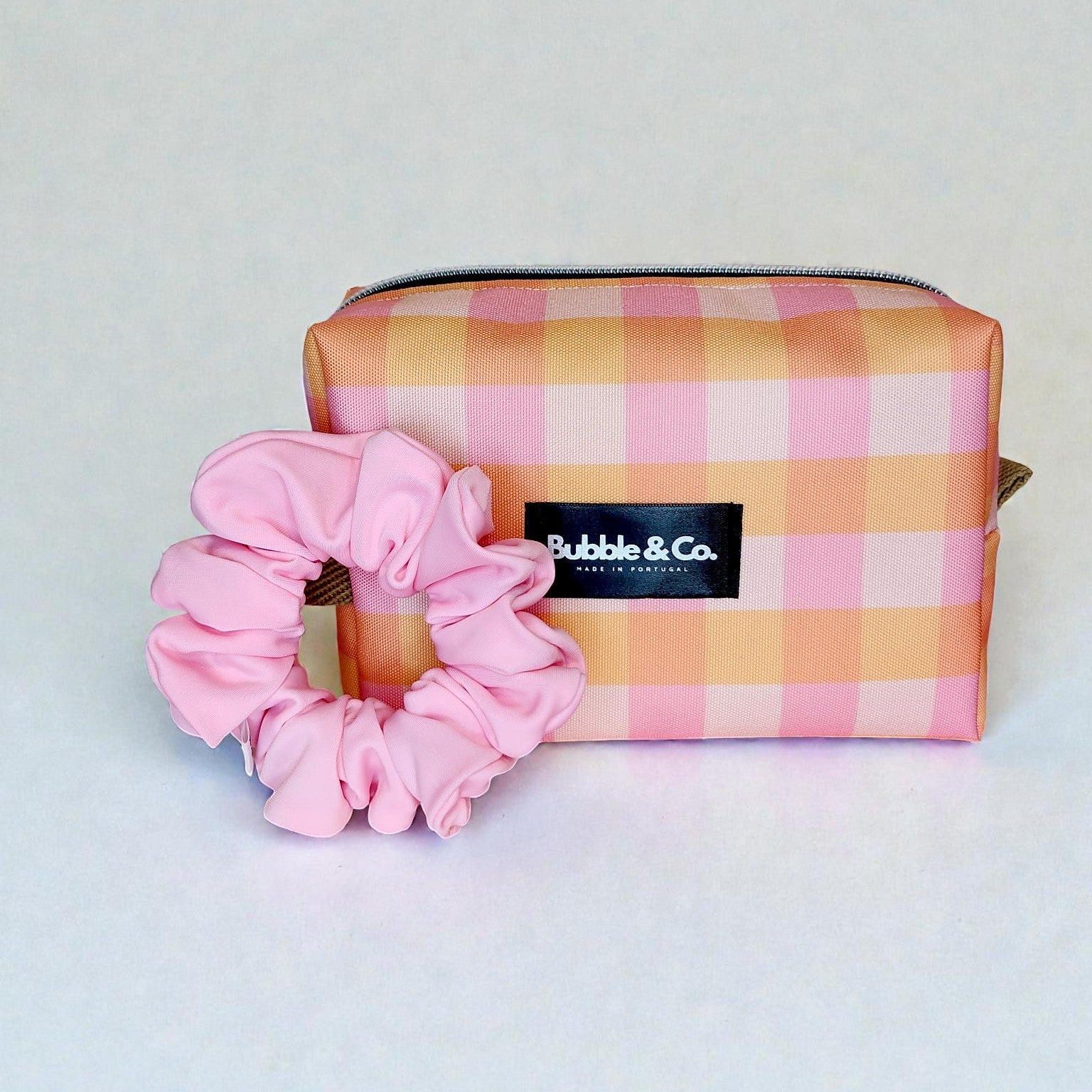 Necessaire + Scrunchies ZESTY - O duo perfeito do dia a dia