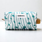 Necessaire Box, impermeável com padrão zebra pintas verdes e brancas